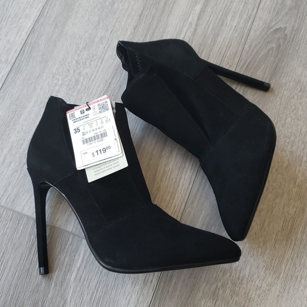 Zara Black Ankle Bootie with Elasticized Tops
